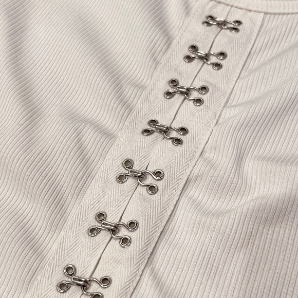 ❗Host Pick❗ White Sheer Sleeve Crop - Picture 4 of 6